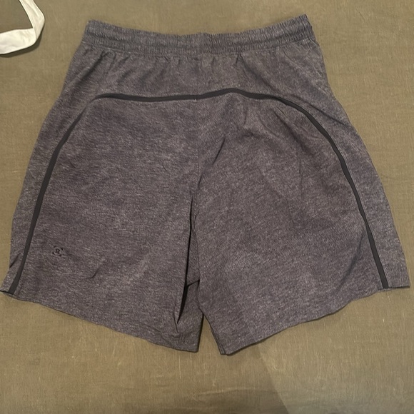 Lululemon Linerless Pace Breaker Short 7” - Picture 2 of 3